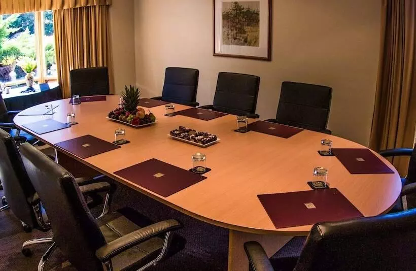 호텔 Clare Country Club