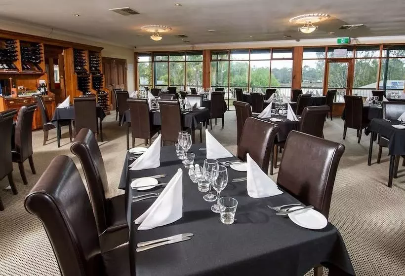 호텔 Clare Country Club