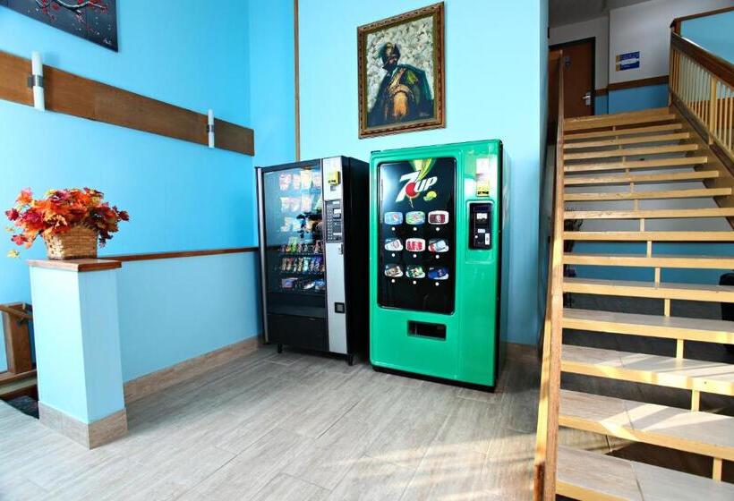 酒店 Coratel Inn & Suites By Jasper Newton