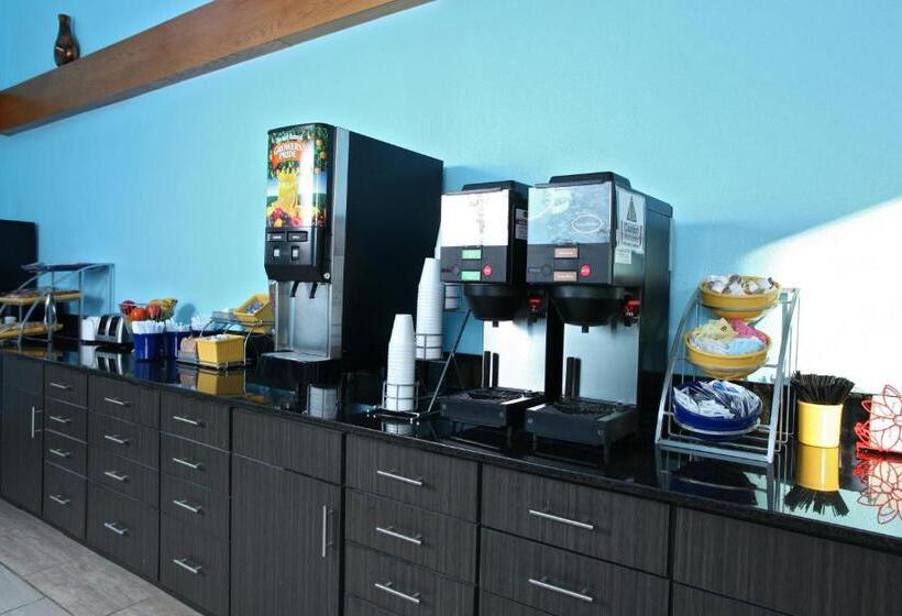 酒店 Coratel Inn & Suites By Jasper Newton