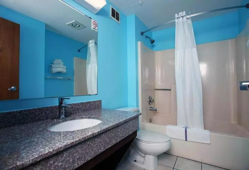 호텔 Coratel Inn & Suites By Jasper Newton