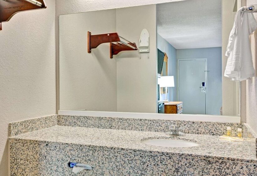 בית מלון כפרי Days Inn By Wyndham Hernando