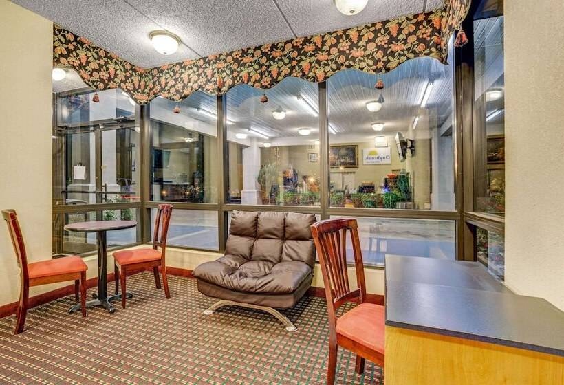 בית מלון כפרי Days Inn By Wyndham Hernando