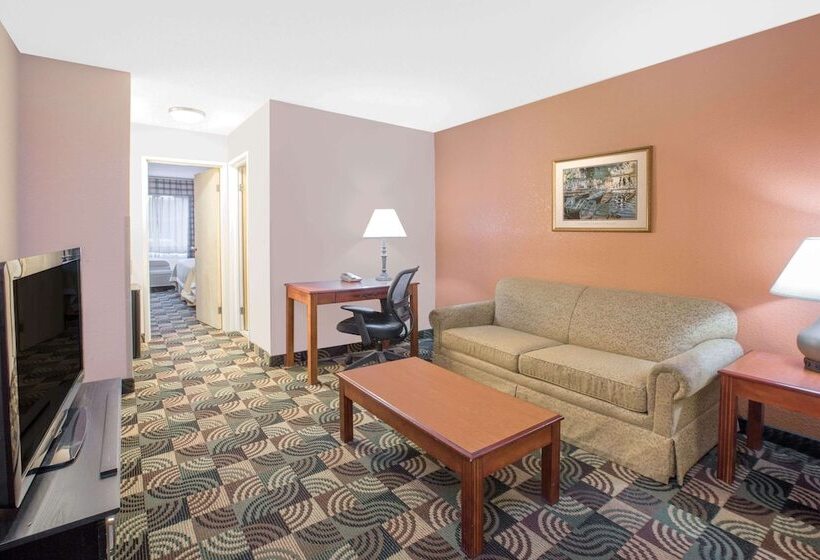 فندق Days Inn By Wyndham Hillsdale