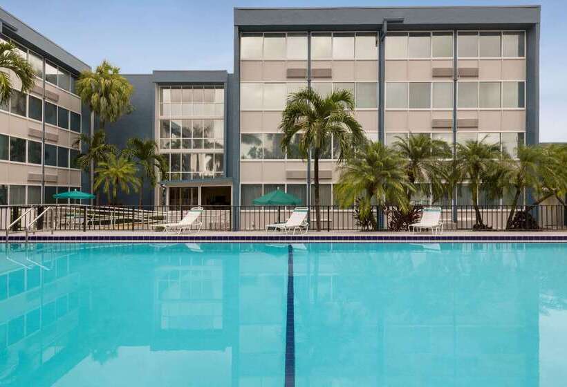 Envision Hotel Miami International Airport