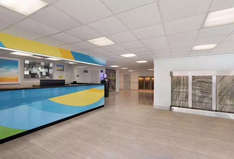 Envision Hotel Miami International Airport