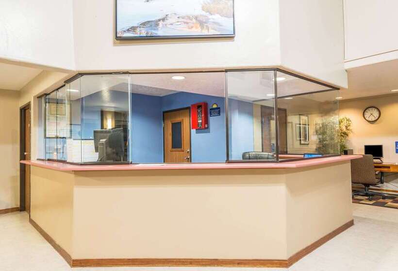 هتل Days Inn By Wyndham Pueblo