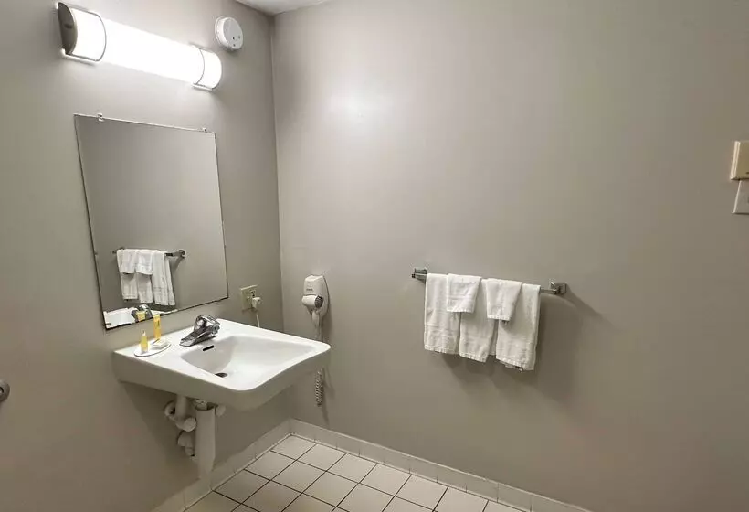 Отель Days Inn By Wyndham St Augustine I 95 Outlet Mall