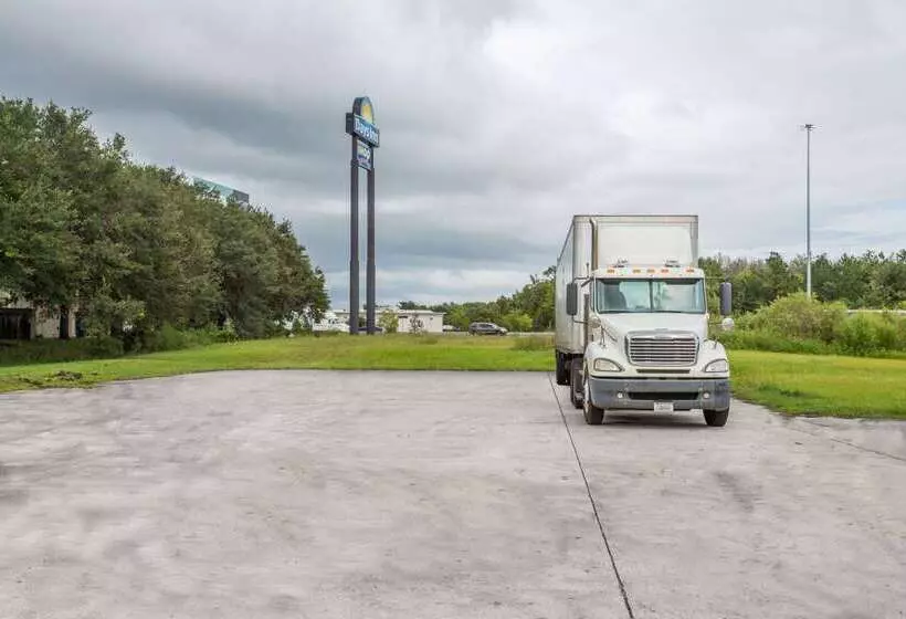 Отель Days Inn By Wyndham St Augustine I 95 Outlet Mall