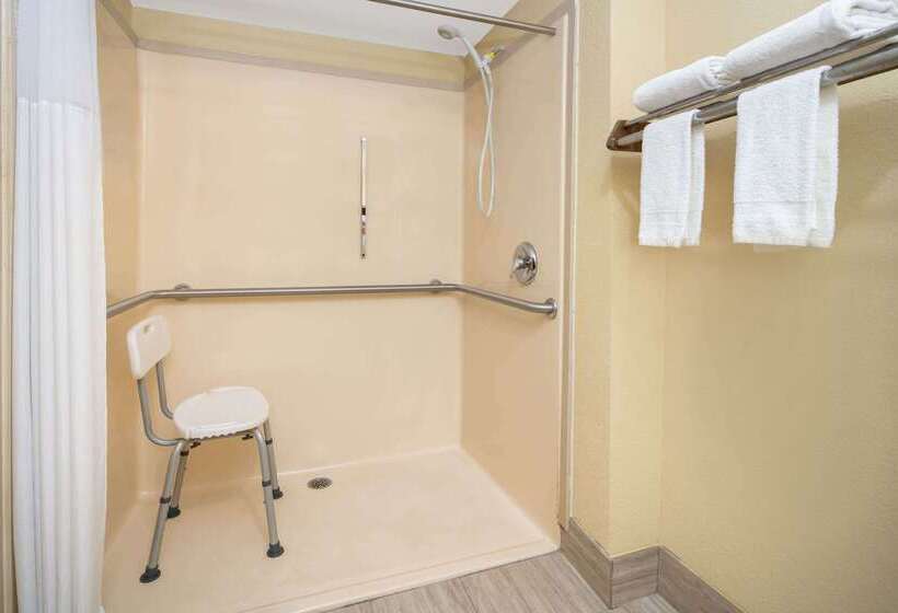 בית מלון כפרי Days Inn By Wyndham Thomaston