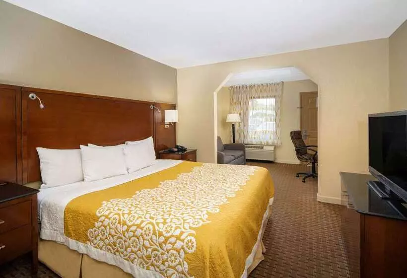 Отель Days Inn By Wyndham Thomaston