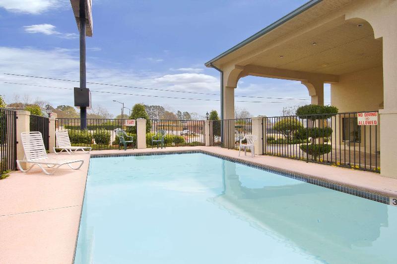 בית מלון כפרי Days Inn By Wyndham Thomaston