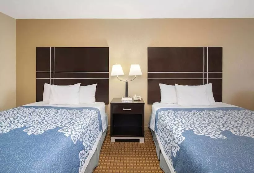 Отель Days Inn By Wyndham Thomaston