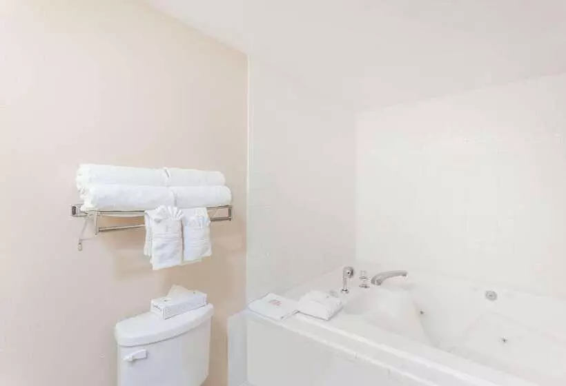 هتل Days Inn By Wyndham Yuma