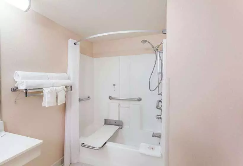 هتل Days Inn By Wyndham Yuma