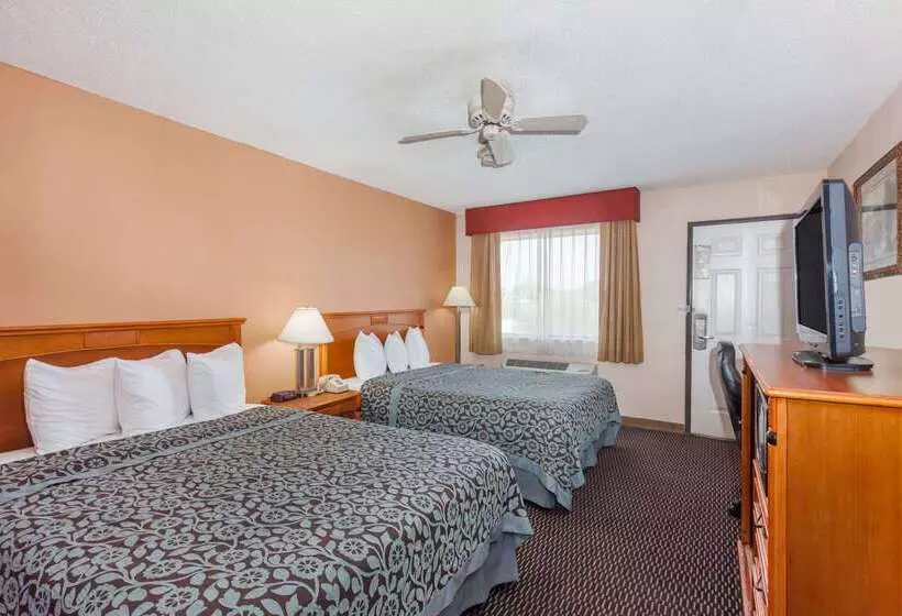 هتل Days Inn By Wyndham Yuma