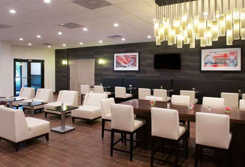 בית מלון כפרי Embassy Suites By Hilton Detroit Livonia Novi