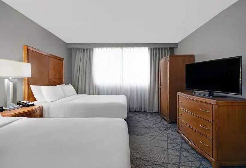 ホテル Embassy Suites By Hilton Detroit Livonia Novi