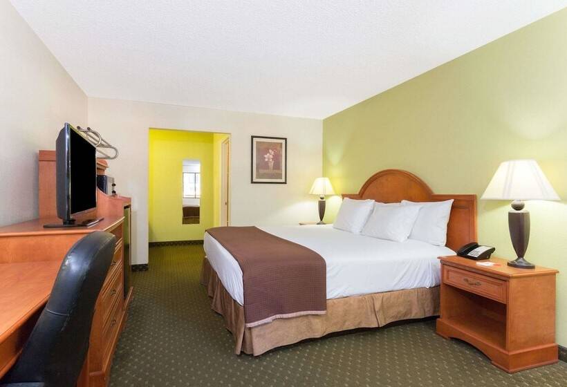 Hotel Howard Johnson By Wyndham Tallahassee