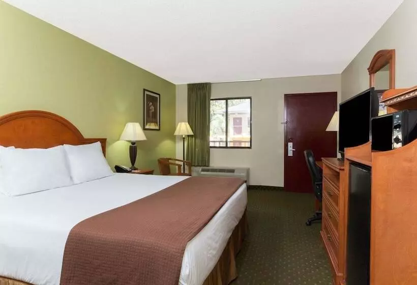 فندق Howard Johnson By Wyndham Tallahassee