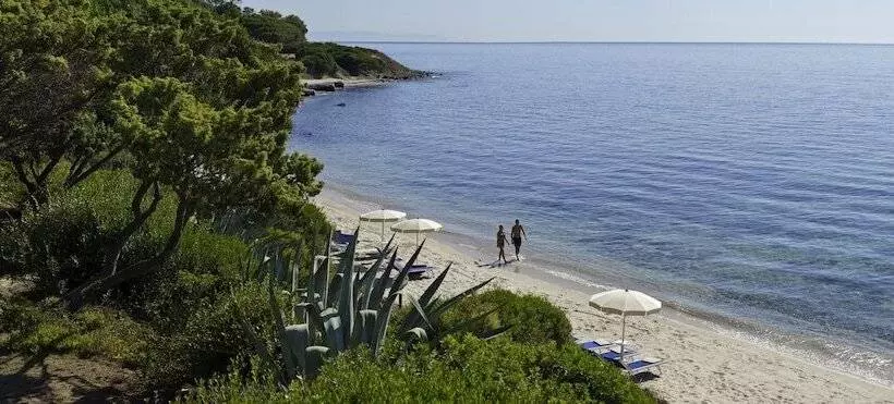 Отель Is Morus Relais