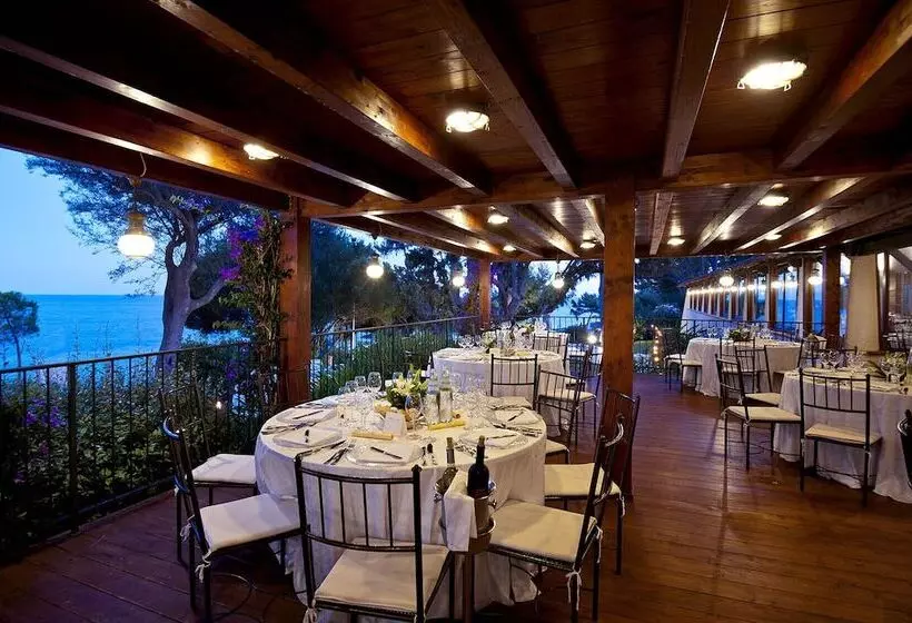 Отель Is Morus Relais