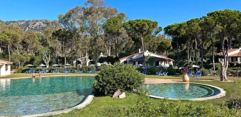 Отель Is Morus Relais