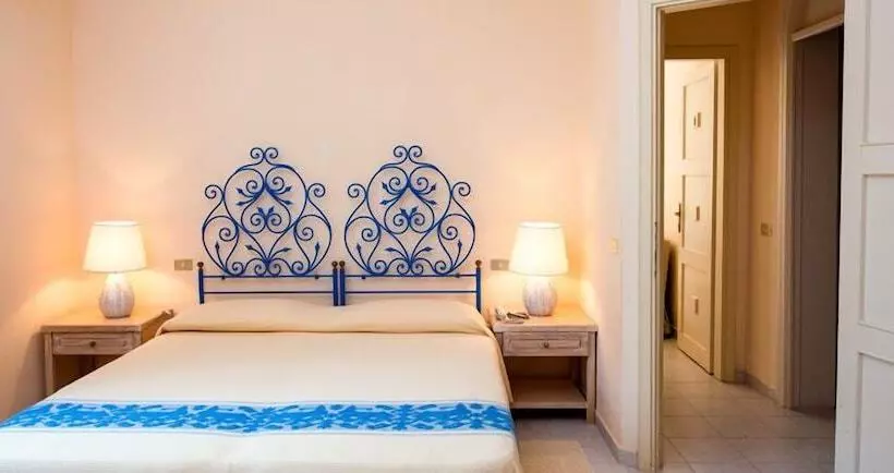 Отель Is Morus Relais