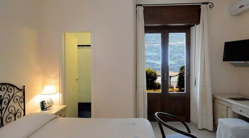 Отель Is Morus Relais