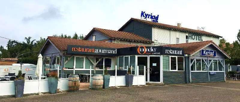 ホテル Kyriad Montauban