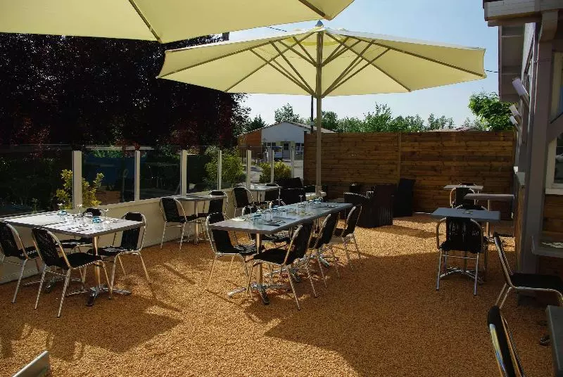 ホテル Kyriad Montauban