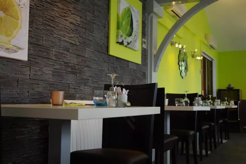 ホテル Kyriad Montauban