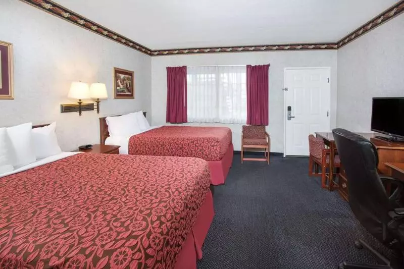 בית מלון כפרי Sunset Inn