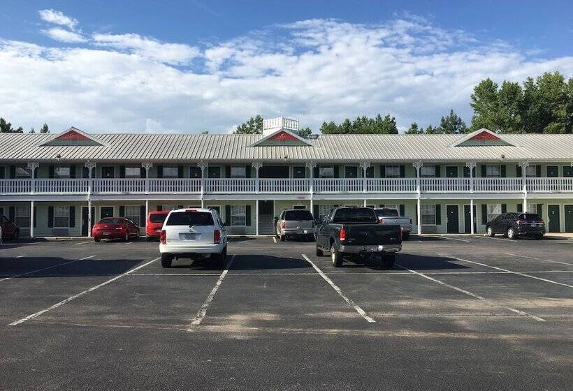 فندق Woodstream Inn