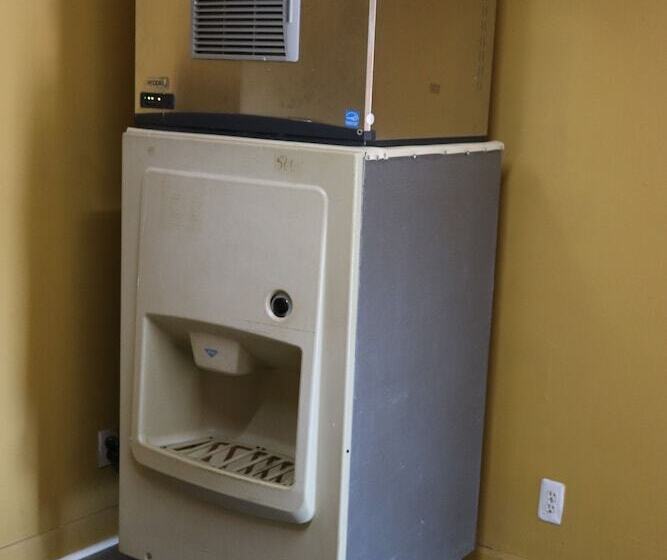 فندق Woodstream Inn