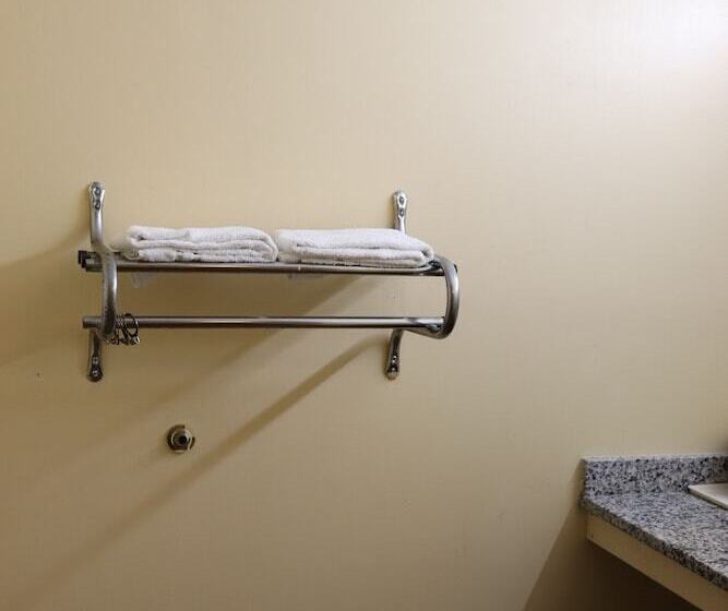 فندق Woodstream Inn