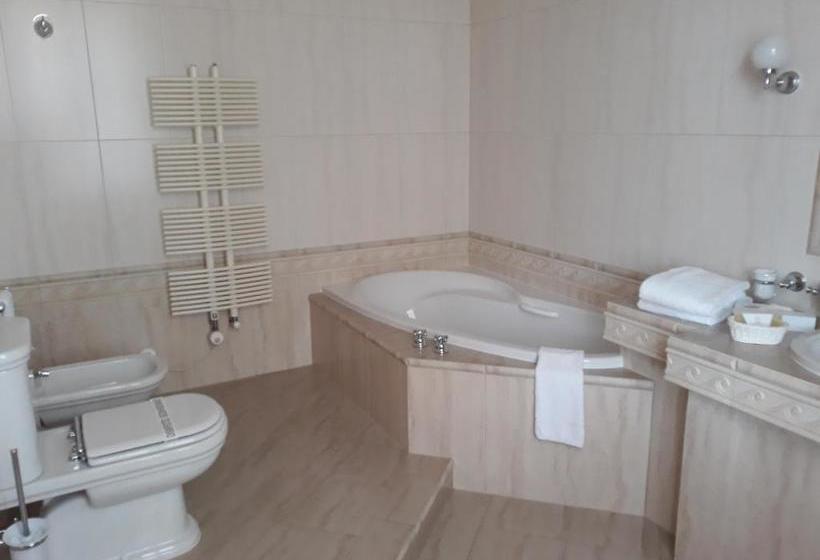 בית מלון כפרי Zámek štiřín