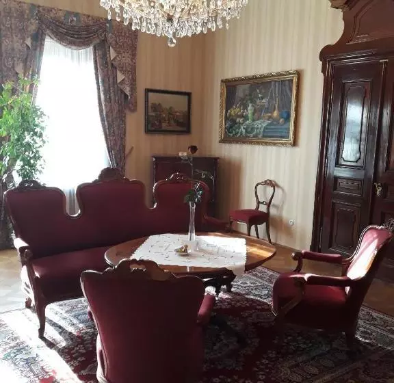 호텔 Zámek štiřín