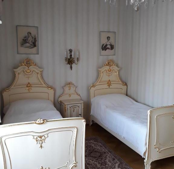 בית מלון כפרי Zámek štiřín