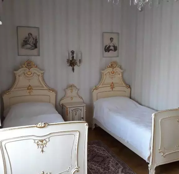 호텔 Zámek štiřín