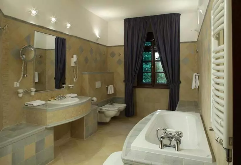 호텔 Zámek štiřín