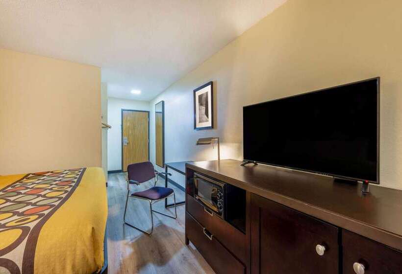 فندق على الطريق Super 8 By Wyndham El Dorado