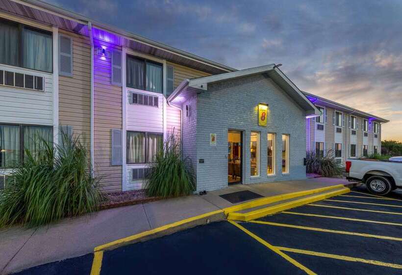 فندق على الطريق Super 8 By Wyndham El Dorado