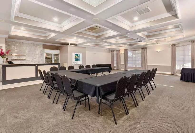 Quality Inn Railway Motel