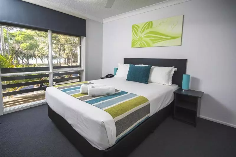 استراحتگاه The Beach Motel Hervey Bay