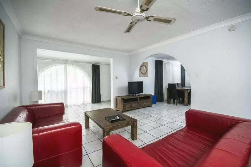 استراحتگاه The Beach Motel Hervey Bay