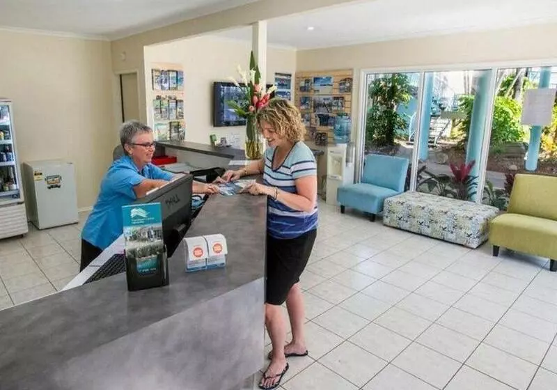 استراحتگاه The Beach Motel Hervey Bay
