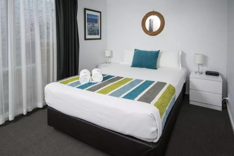 استراحتگاه The Beach Motel Hervey Bay