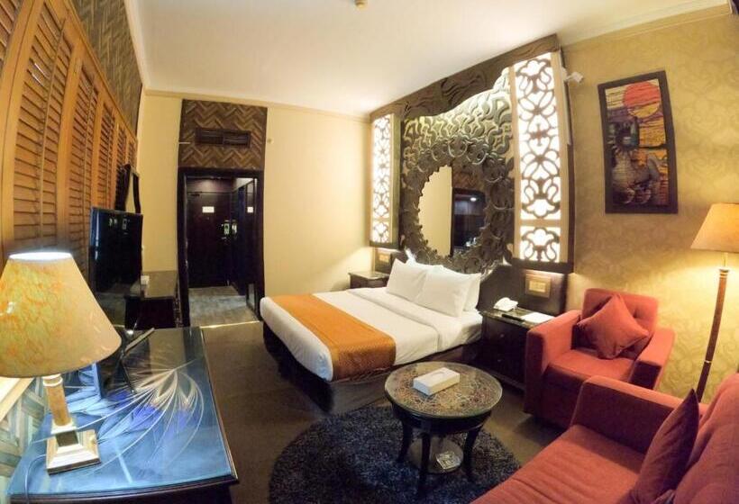 هتل Knight Armour