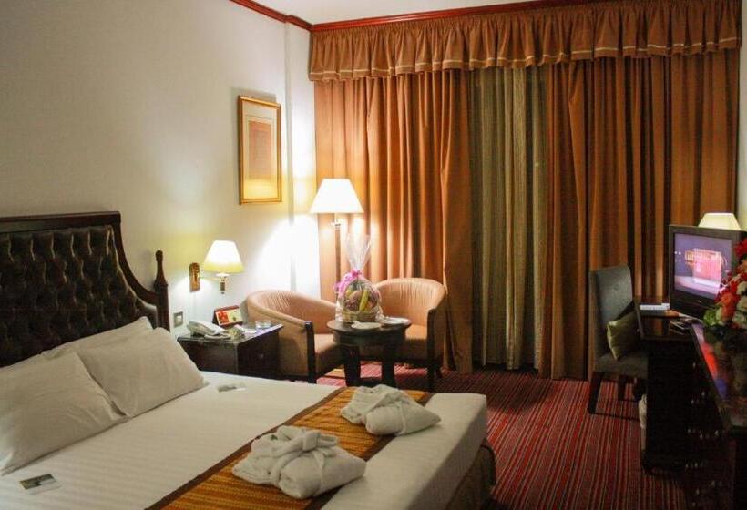 هتل Knight Armour